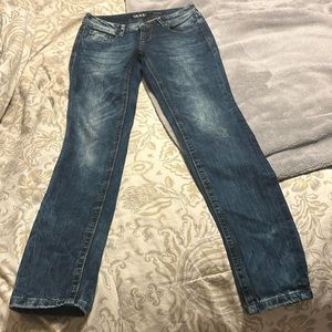 Woman’s skinny Grace jeans